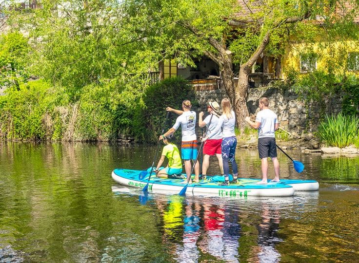 Na big paddleboardu do Zlaté Koruny pro 6 osob